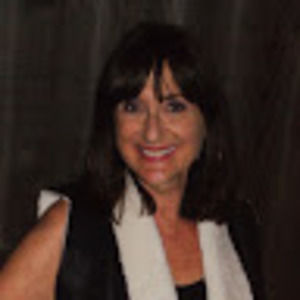 Meet your Posher, Carrie